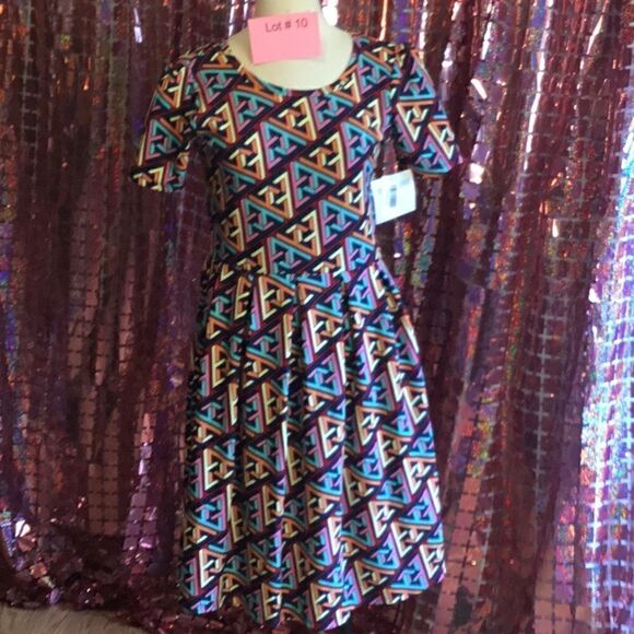 NWT LULAROE AMELIA dress in size medium in vibrant geo designs - Picture 1 of 13